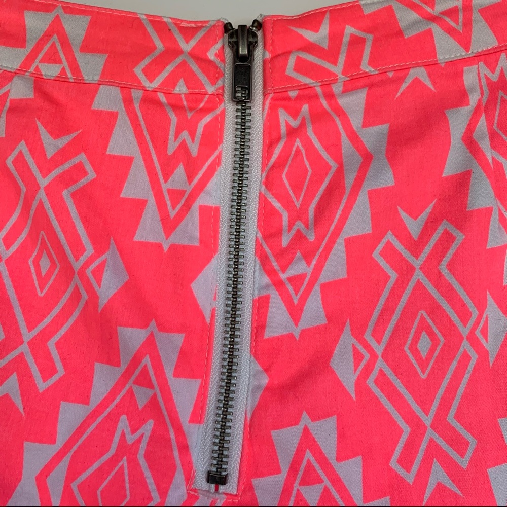 •Flying Tomato• High Waist Aztec Design Shorts - L - Picture 6 of 8